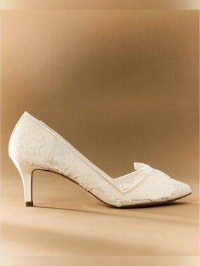 Bella Belle Floral Lace Embroidered Kitten Heels